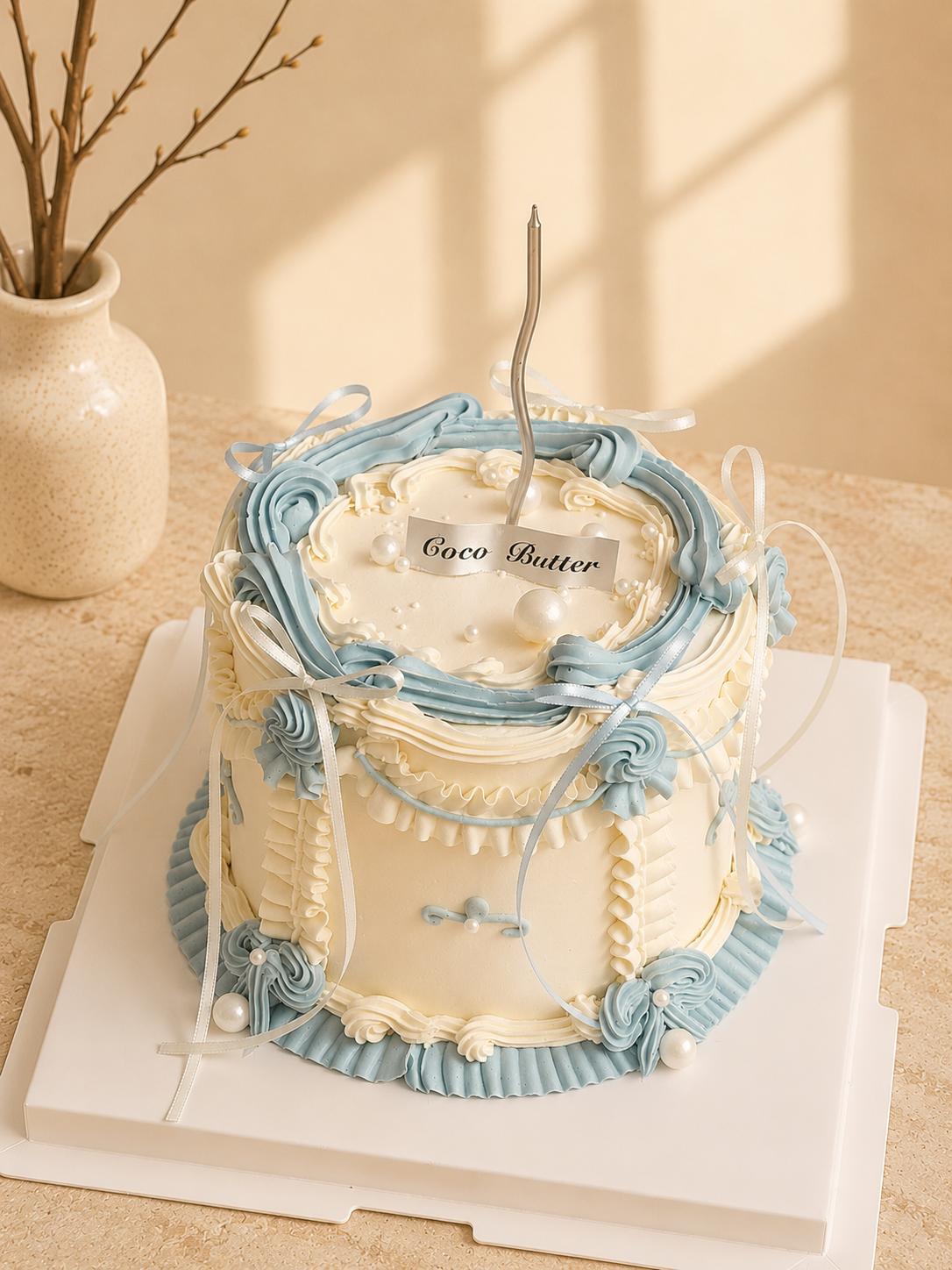 Blue Vintage Cake
